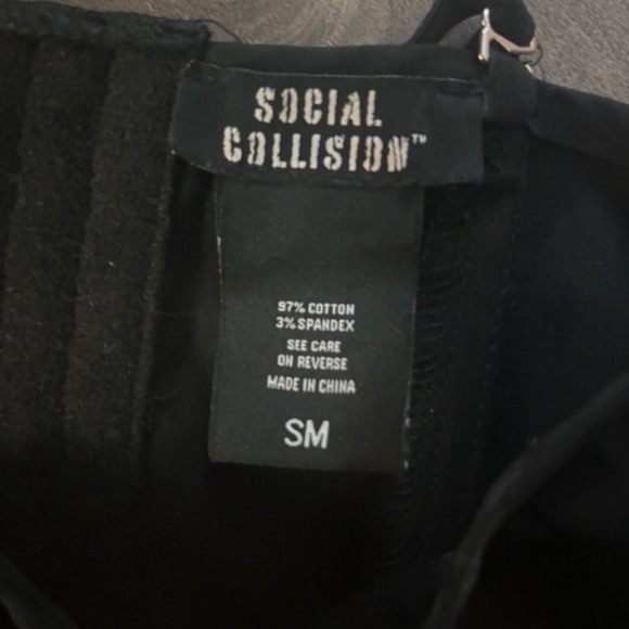 hot topic cropped corset top ring details adjustable size mallgoth emo y2k - Picture 3 of 3